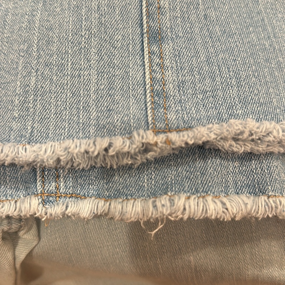 Du Jour Light wash wide leg high waisted jeans. Cropped. Some stretch. - Picture 6 of 6